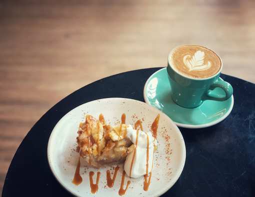 6 Best Shops for Apple Pie in South Dakota!