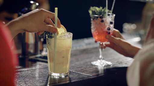 8 Best Cocktail Bars in South Dakota!